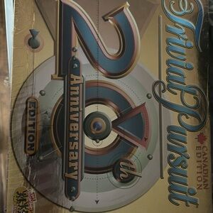 Trivial Pursuit 20th Anniversary Edition Board Game - Gold